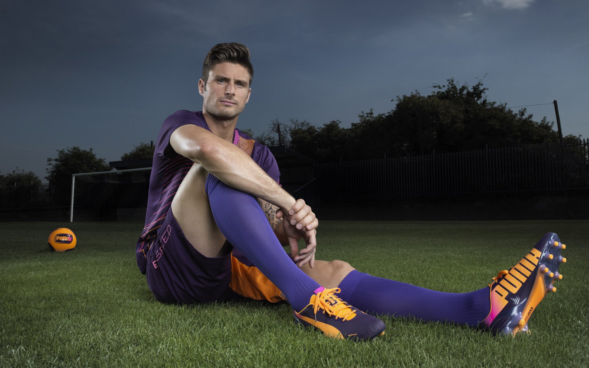 开云官方-城市极速飞盘挑战赛,空中旋转的运动奇观,极限飞盘比赛场地